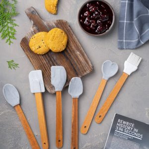 ست شش پارچه سيليکوني فانتزي دسته چوبي